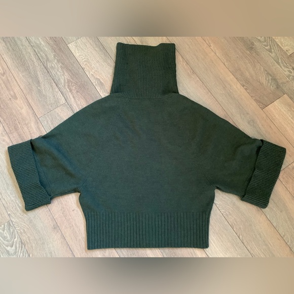 Like⭐️NEW⭐️Banana Republic 100% Merino Wool Sweater •Medium - Picture 4 of 15